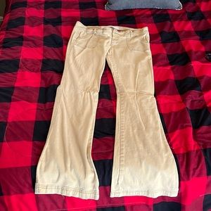 Cute khaki Hollister pants